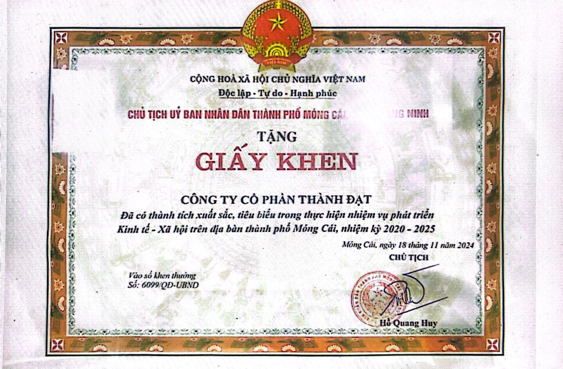 Đã có thành tích xuất sắc, tiêu biểu trong thực hiện nhiệm vụ phát triển Kinh tế - Xã hội trên địa bàn thành phố Móng Cái, nhiệm kỳ 2020-2025
